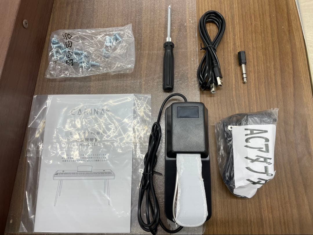 スタンド付き　電子ピアノ88鍵盤　木目調ボディ　マホガニー