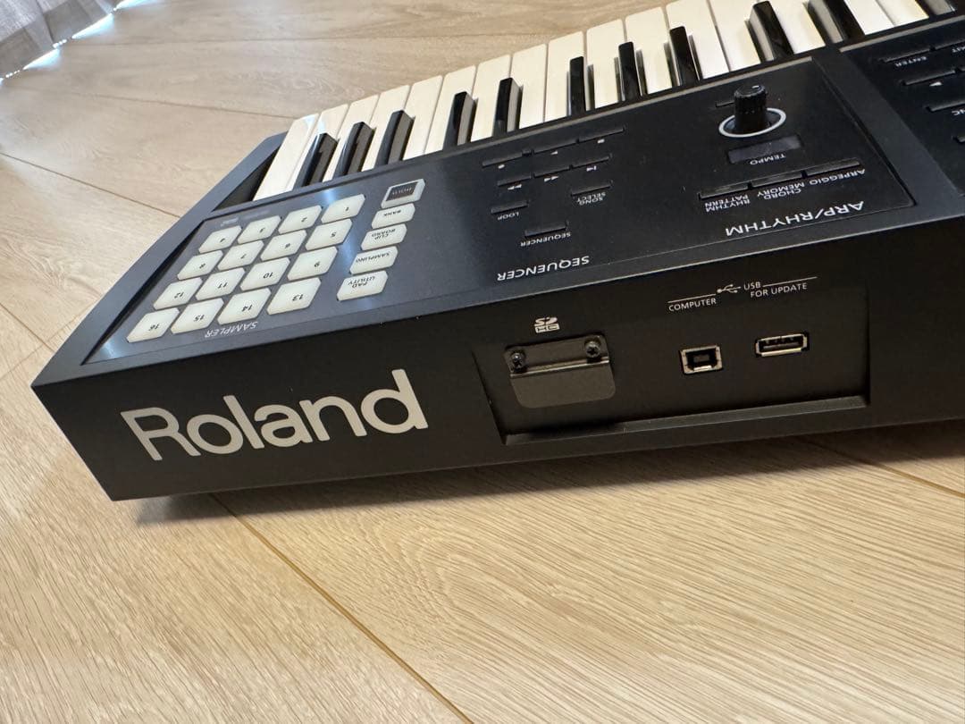 Roland FA-06 シンセサイザー