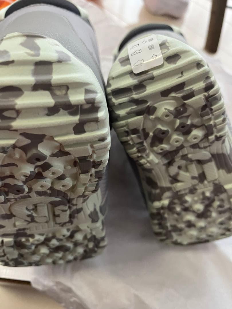 ZIPLINE スノーボードブーツ グレーBurton22新品未使用子供