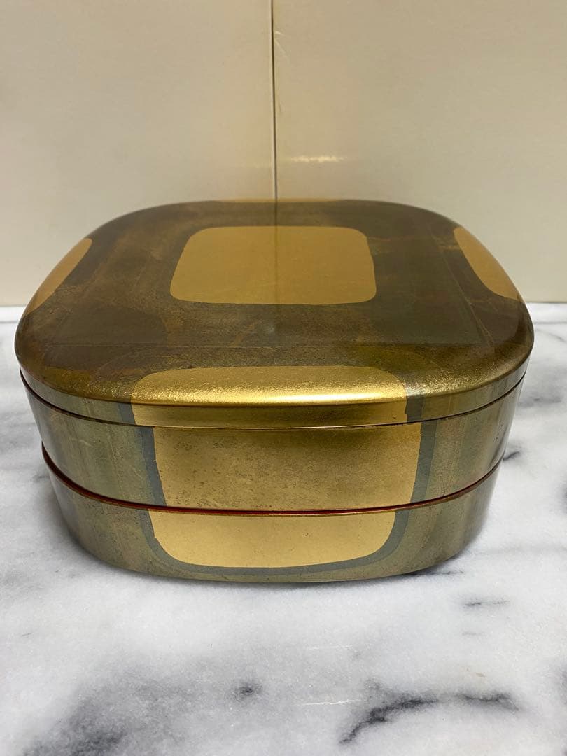 金色漆器重箱 赤色内側