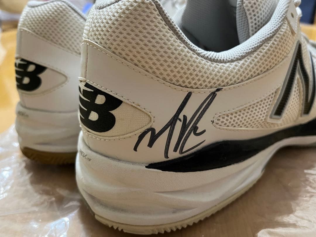 ラオニッチ　本人着用　シューズ　サイン入り