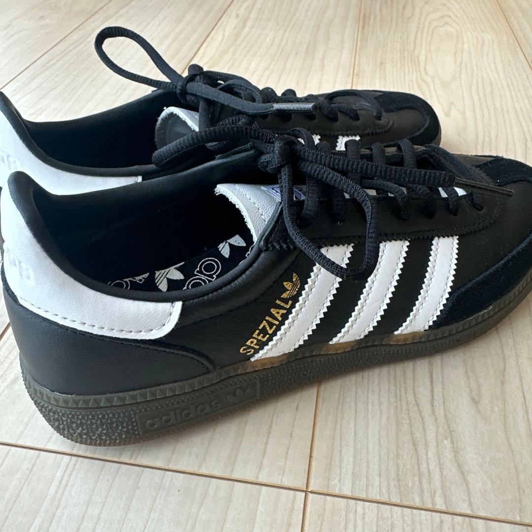 アディダス スペツィアル ブラック×ホワイト 24.5cm