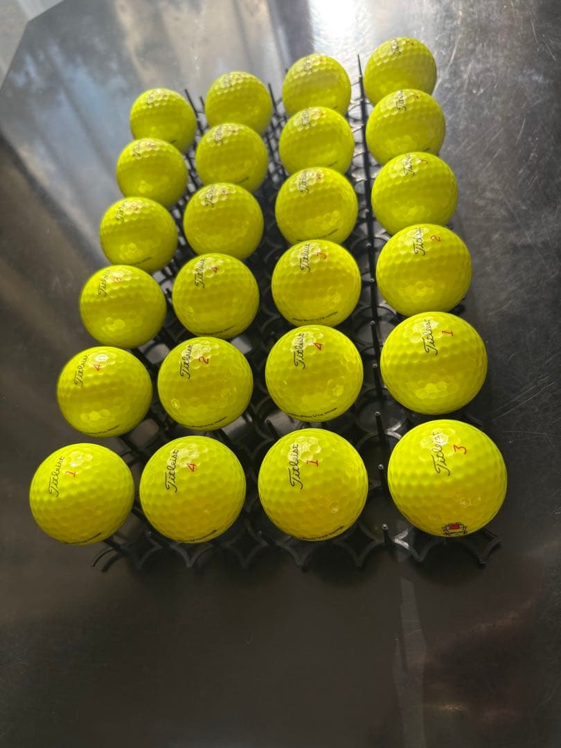 新品に近い　送料込み　タイトリスト　PRO V1x ロストボール 24球セット