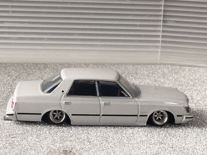 ミニカー　1/64 トミカ リミテッド　クラウン　改造