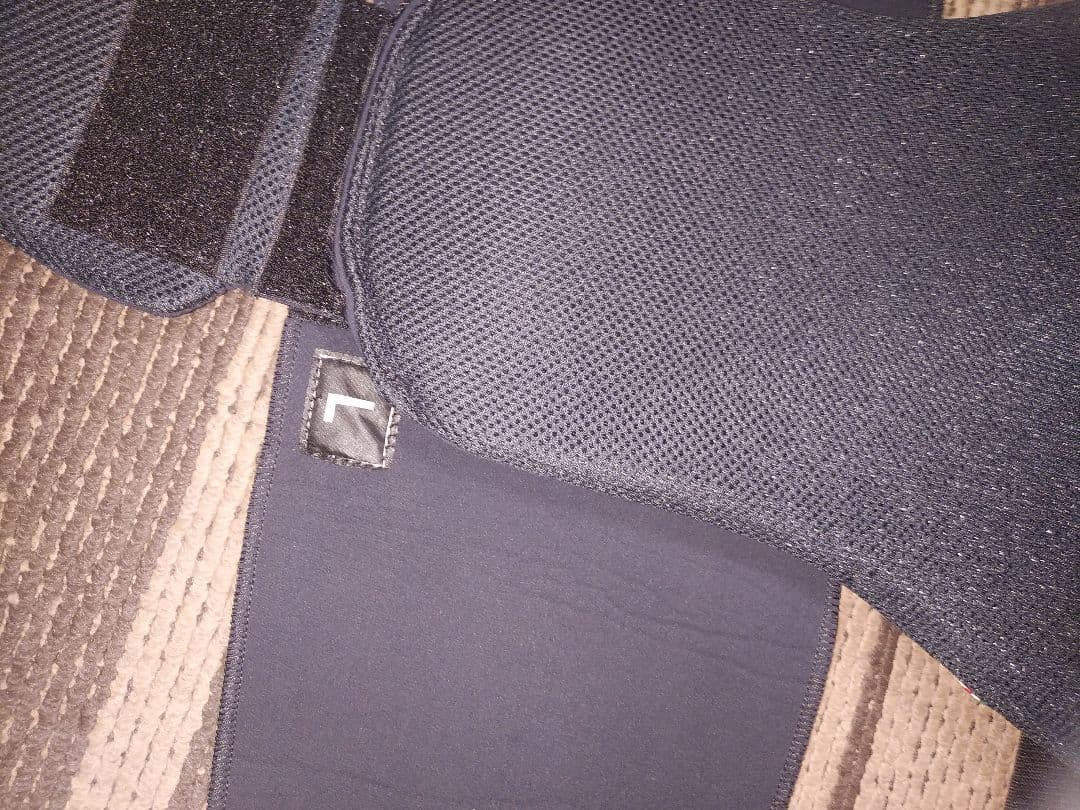 スライテック　バックプロテクター