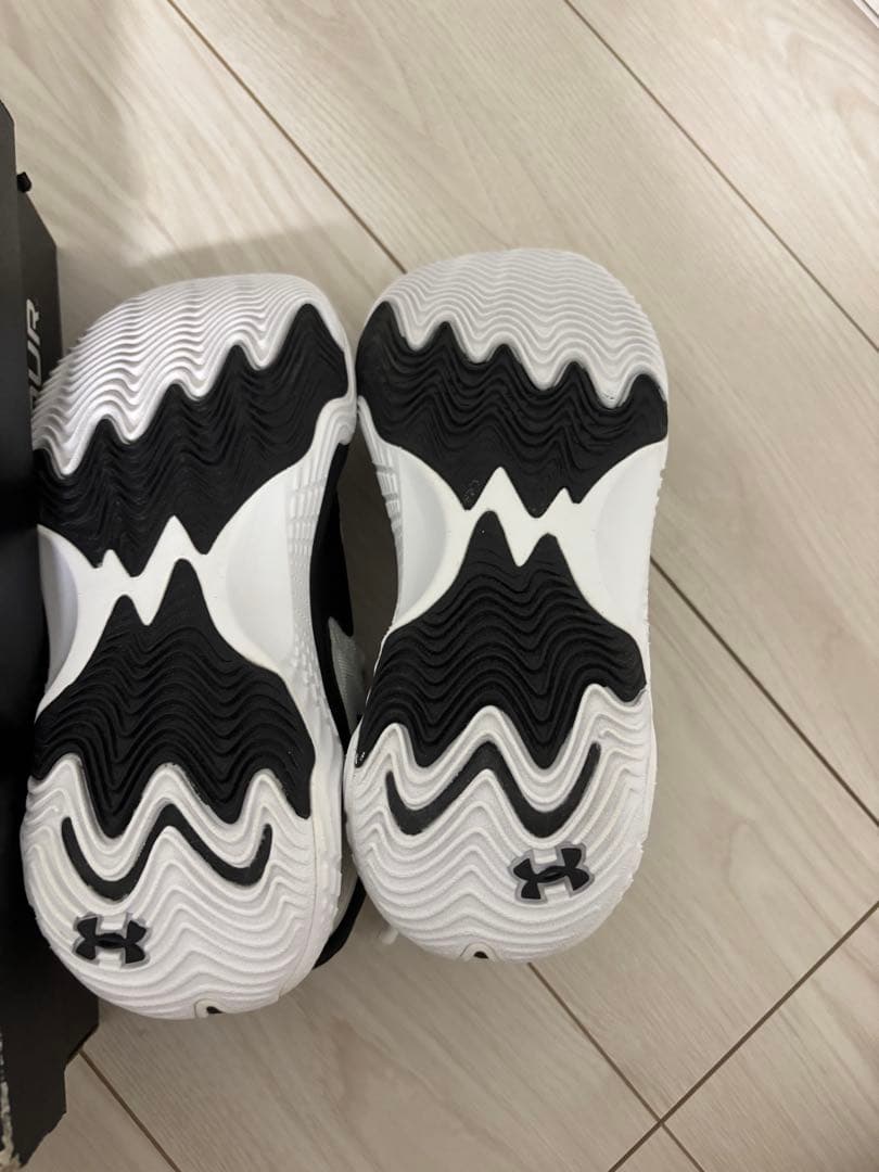 ◆◆◆今限定！！！◆◆◆ 値下げ可能！ アンダーアーマー　スポーン7