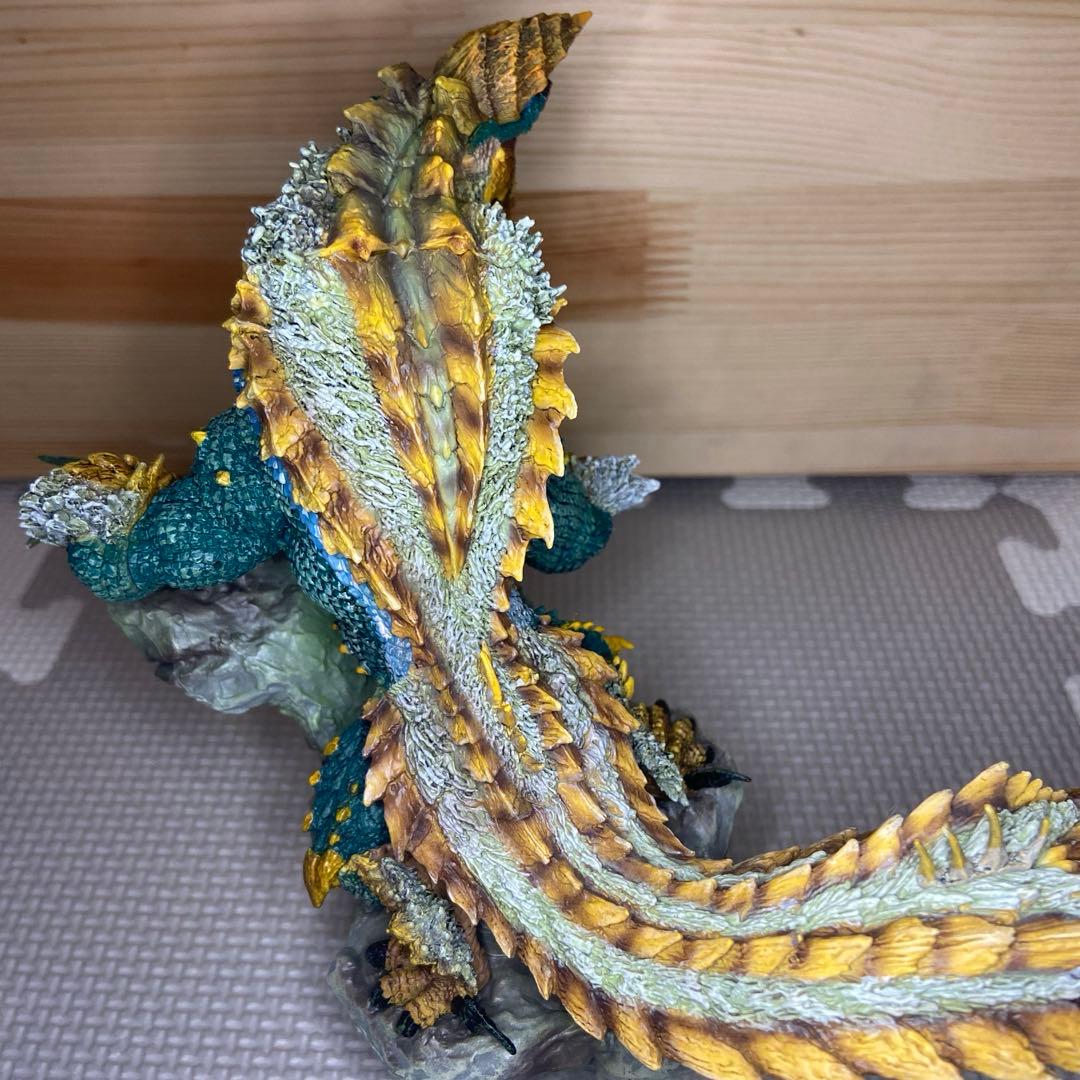 【週末限定価格】ジンオウガ　フィギュアビルダー　クリエイターズモデル　雷狼竜