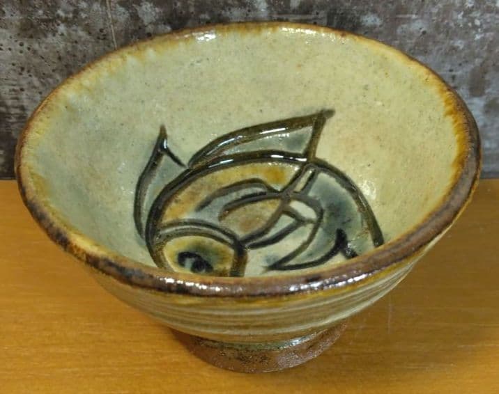 人間国宝 金城次郎 魚紋酒盃 栞 共箱(本人書付) 美品 やちむん壺屋焼 壷屋焼