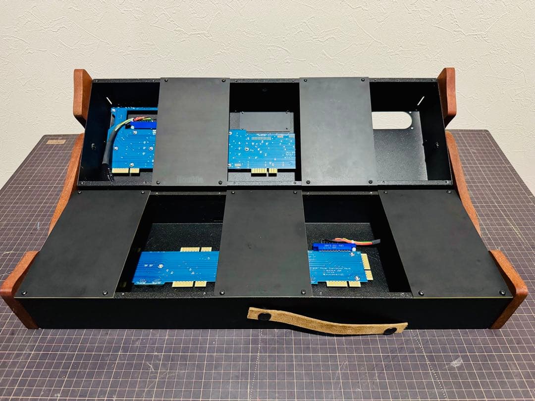 鍵盤楽器 Buchla 201e-10 Powered Cabinet