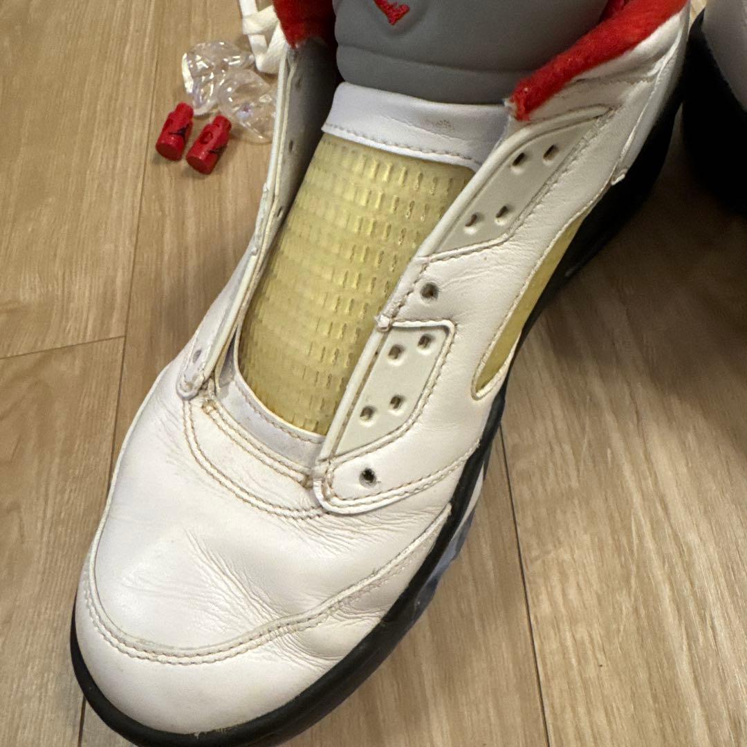 Air Jordan 5 ホワイト/レッド スニーカー
