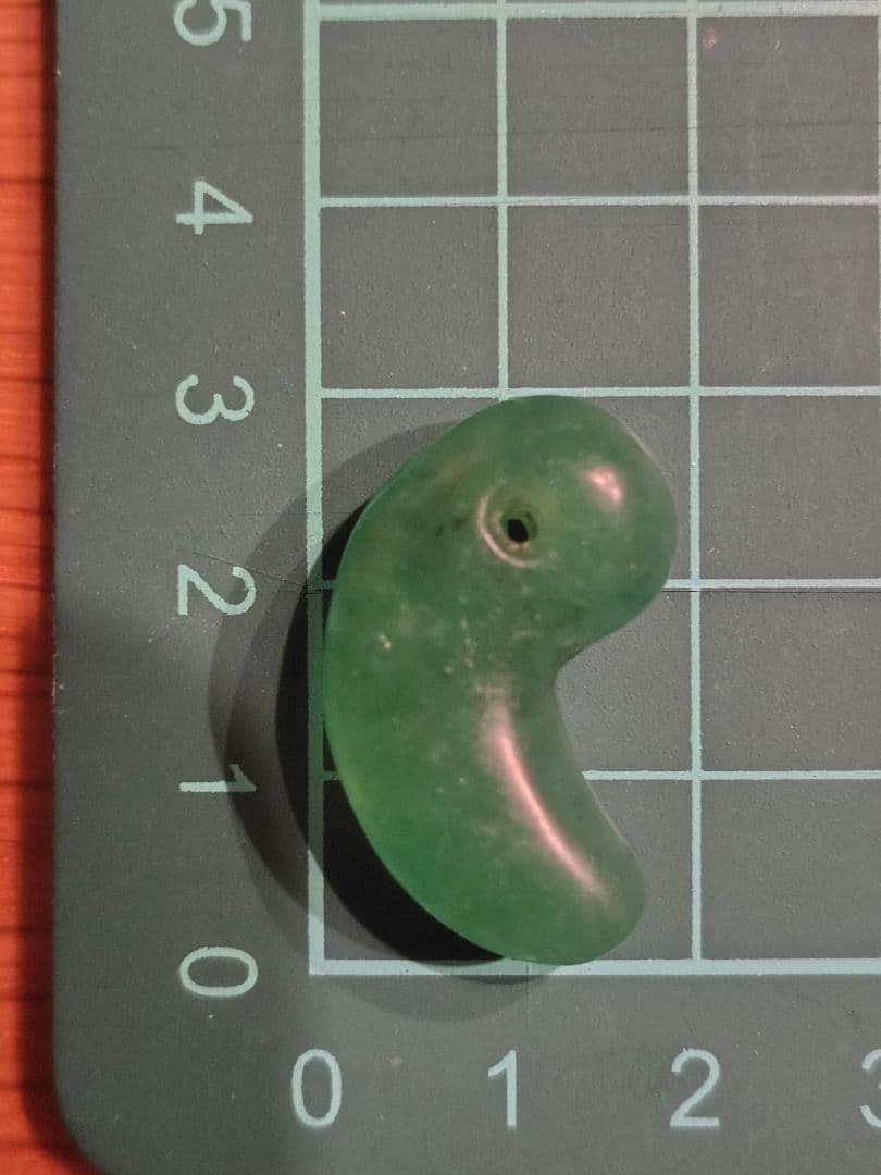 天然石【勾玉】緑色