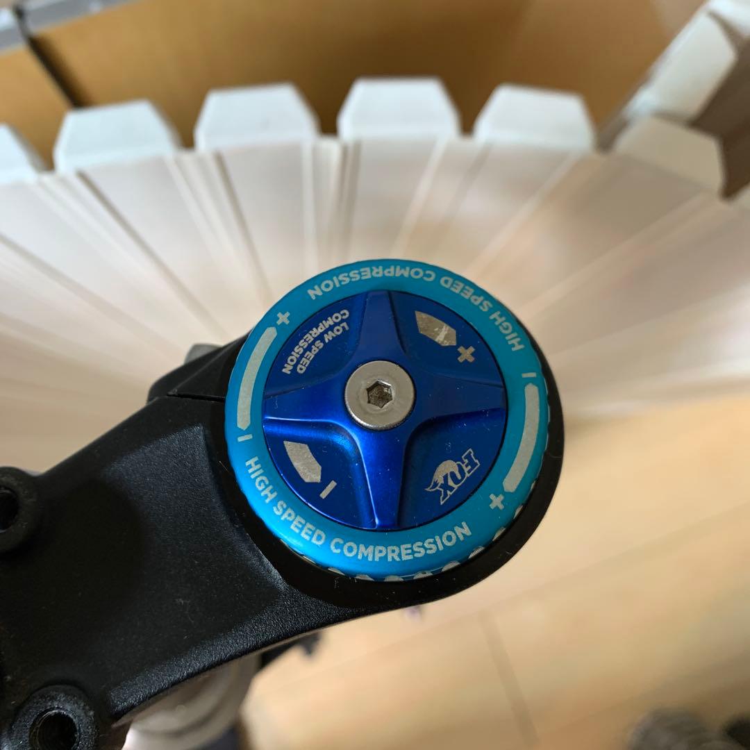 FOX40 27.5 DH ダウンヒルフォーク エアーサスペンション