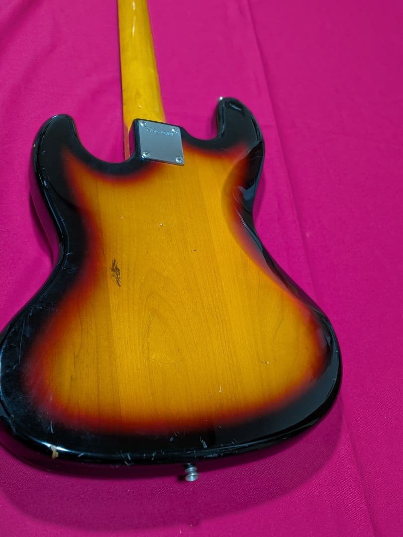 早い者勝ちFernandes JBベース サンバースト不具合なし音出ます。弦新品