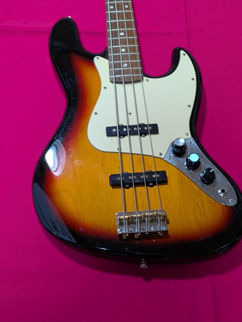 早い者勝ちFernandes JBベース サンバースト不具合なし音出ます。弦新品