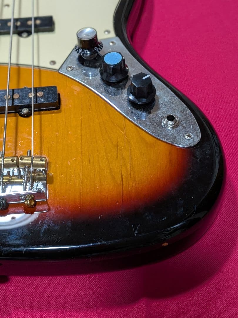 早い者勝ちFernandes JBベース サンバースト不具合なし音出ます。弦新品