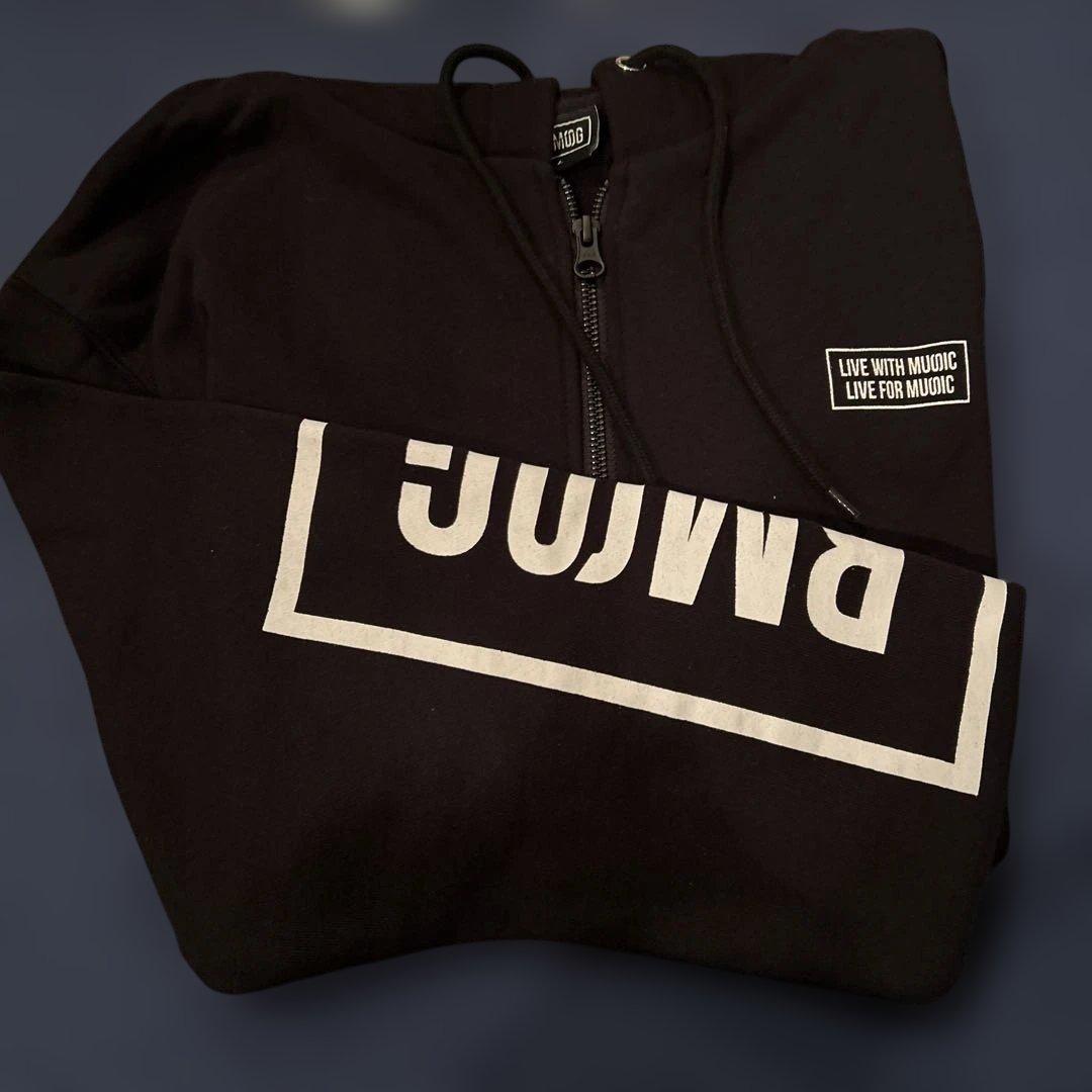 BMSG ジップパーカー　Lサイズ