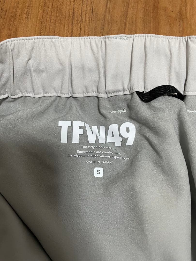 定価4.2万　TFW49 ダウンパンツ　グレー　S ゴルフ　防寒