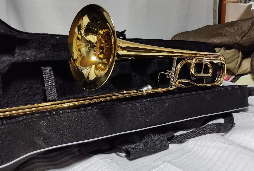 Soleil テナーバストロンボーン マウスピース、ケース付き 初心者　吹奏楽