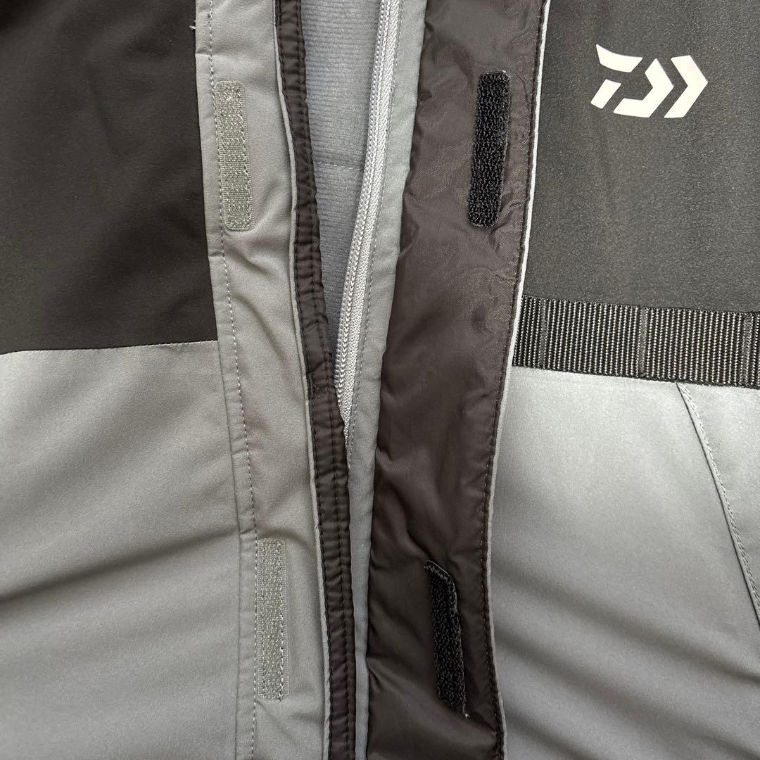 Daiwa レインマックス防水防寒　Lサイズ グレー/ブラック