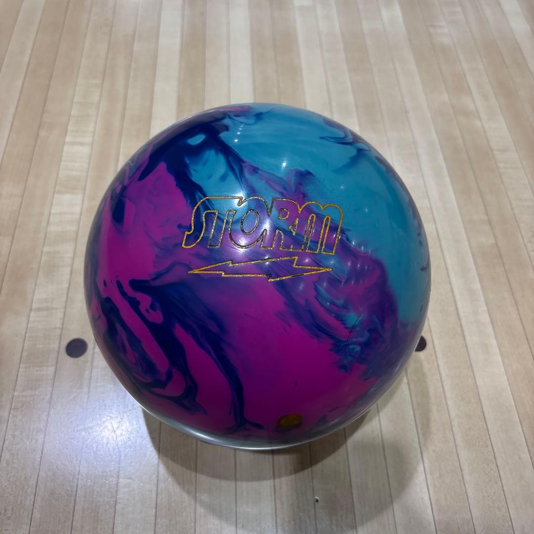 STORM　フィジックスツアー　ボウリングボール　15ポンド　サムレス