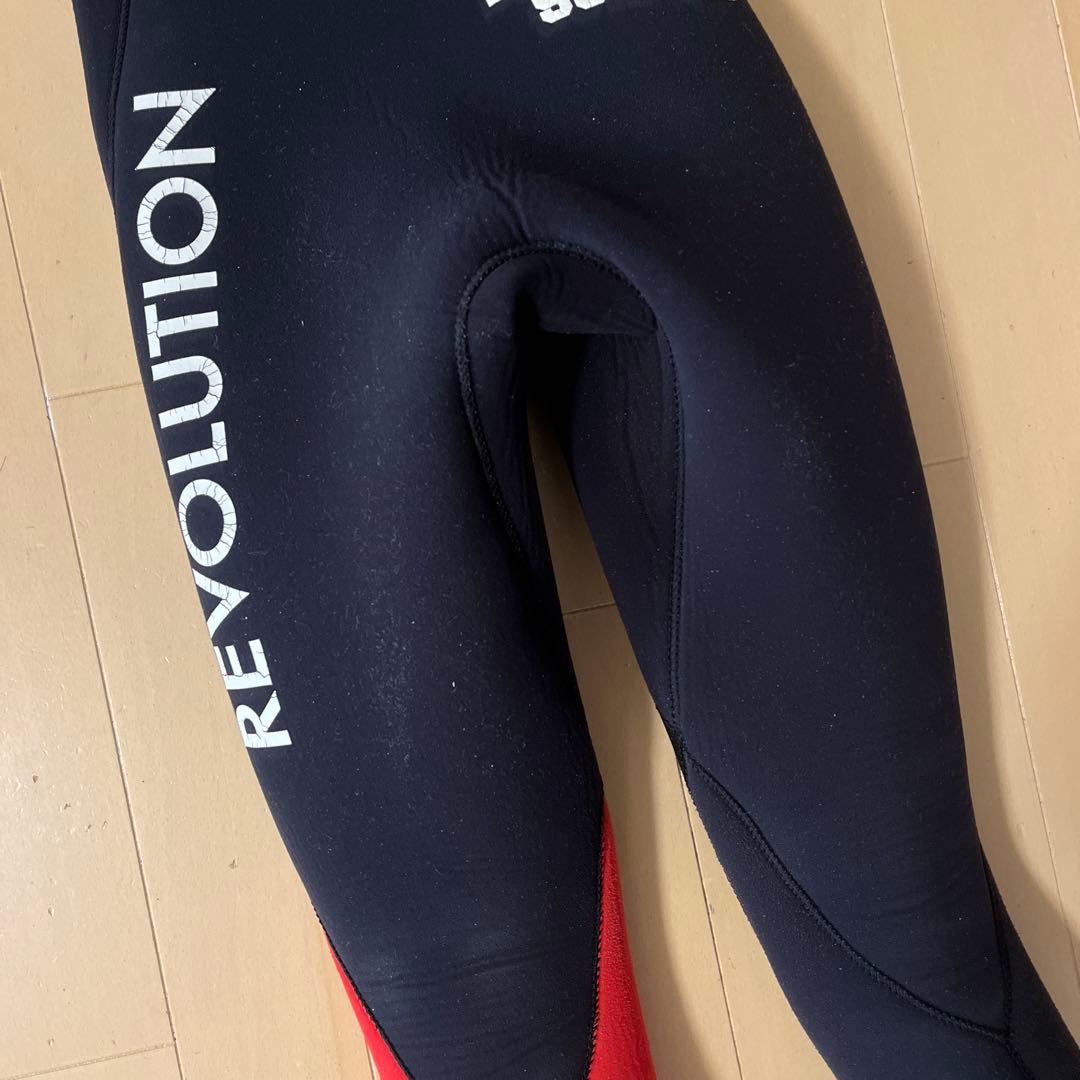 キッズフルスーツ　REVOLUTIONセミドライスーツ