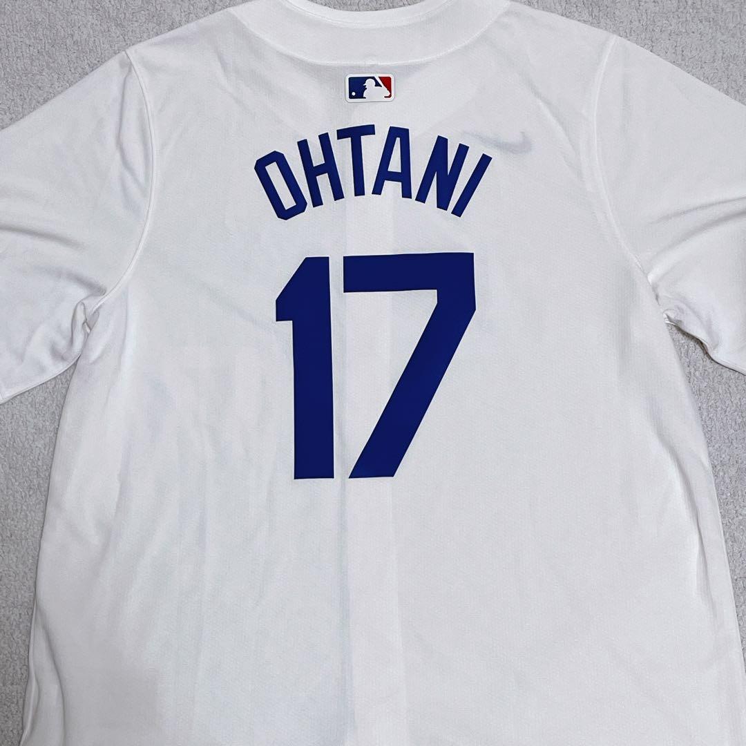 ドジャース　大谷翔平　ユニフォーム（L）　ボール　木製ミニバット