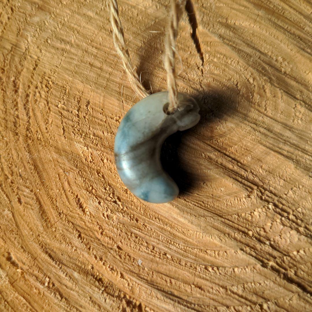 【糸魚川翡翠】勾玉 《入りコン沢》