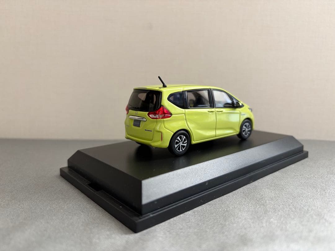 ホンダ フリード カラーサンプル ミニカー シトロンドロップ