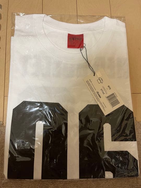 BTS THE RED BULLETツアーTシャツ