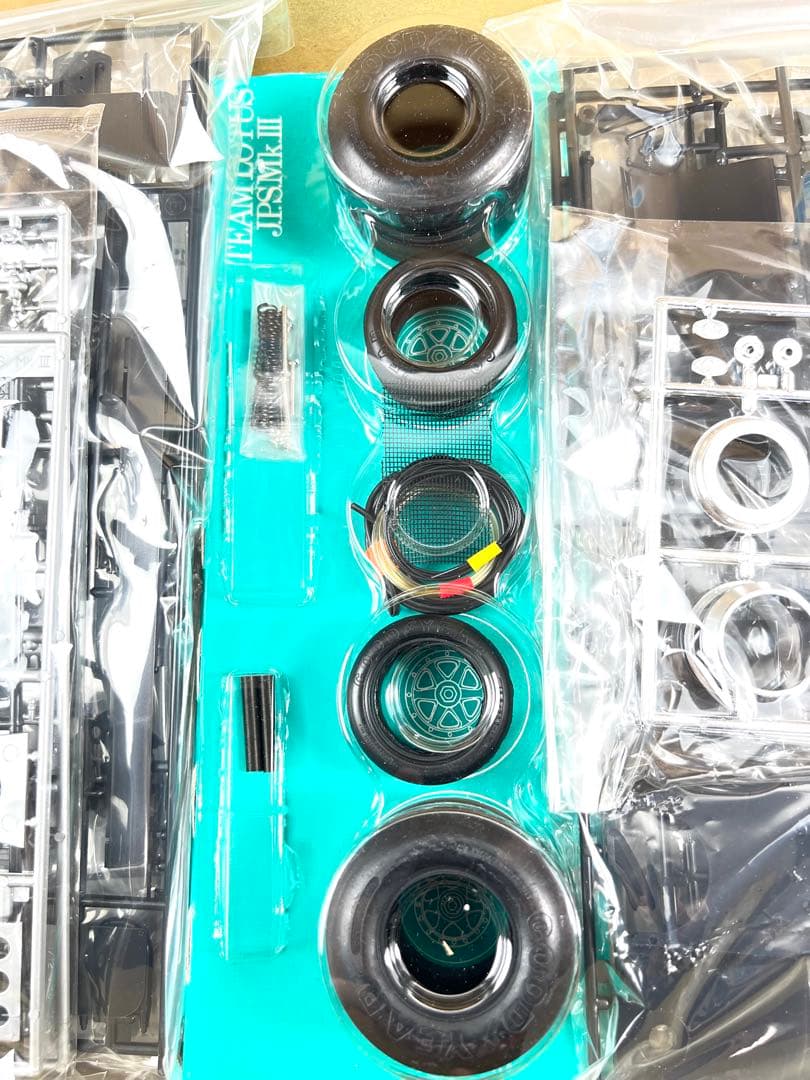 タミヤJ.P.S. Mk.IIIロータス78 1/12ビッグスケールNO.20