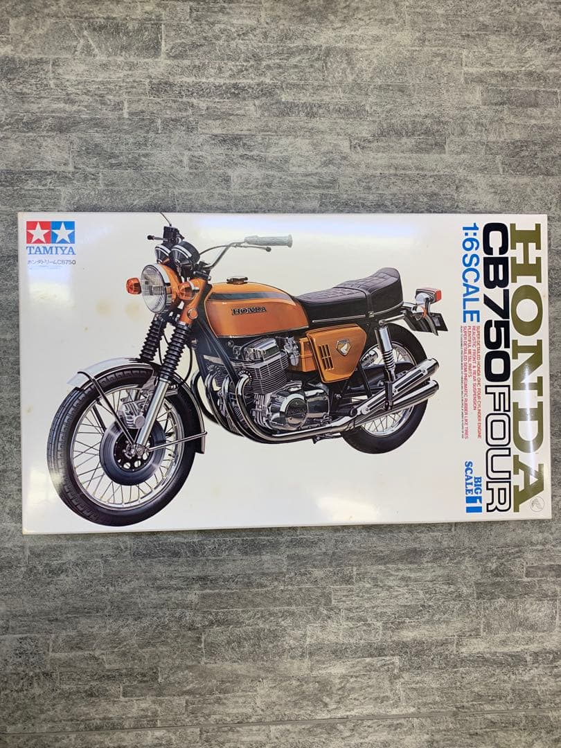 タミヤ　1/6ホンダ　ドリーム　CB750 FOUR 未組立