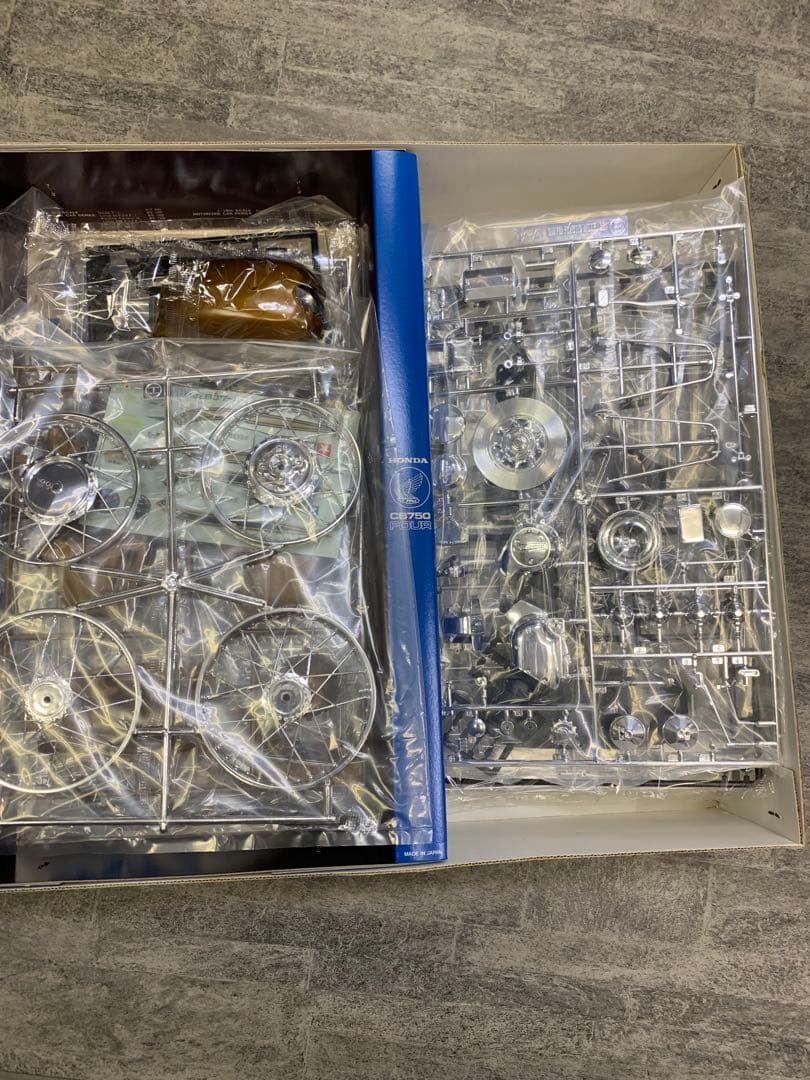 タミヤ　1/6ホンダ　ドリーム　CB750 FOUR 未組立