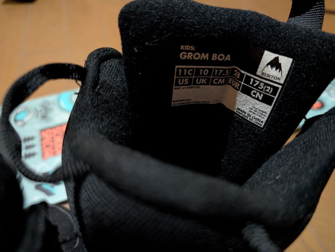 Burton 子ども用スノーボードセット