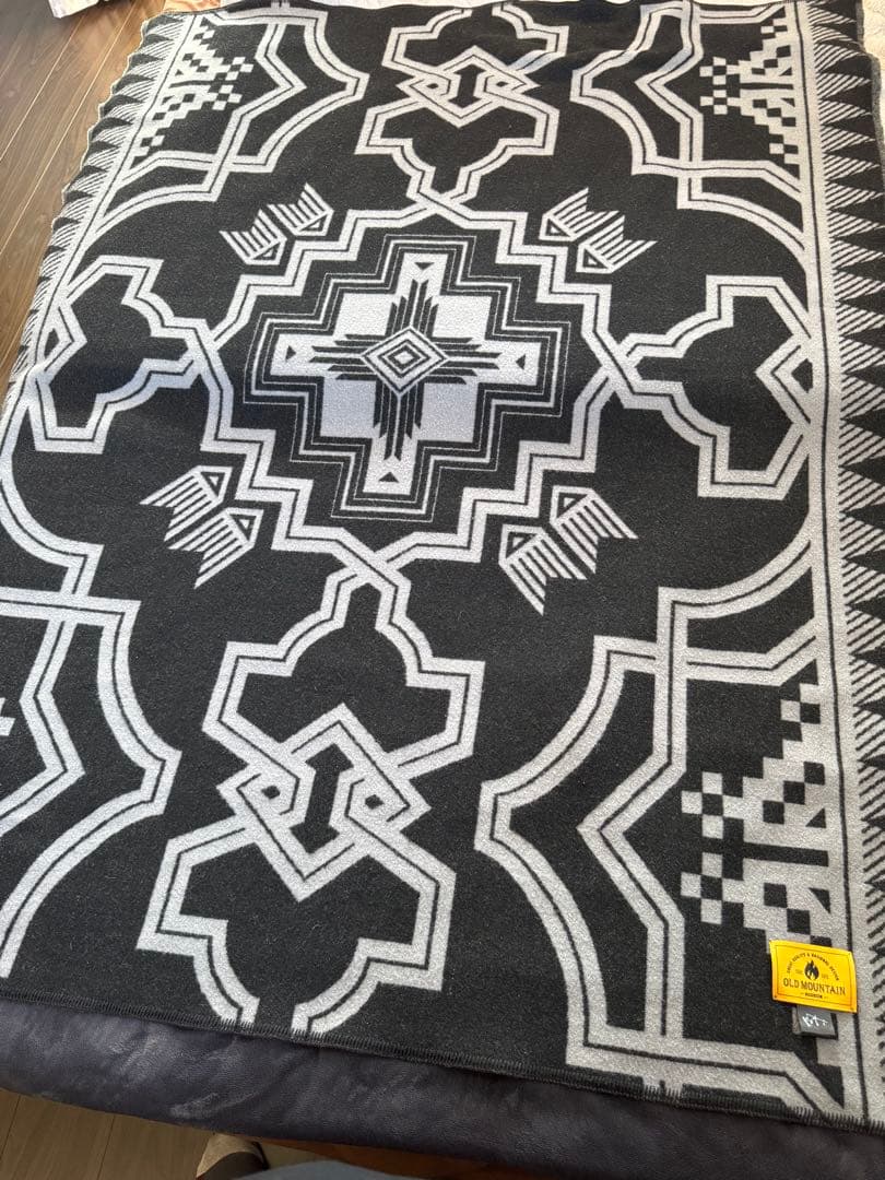 OLD MOUNTAIN koti BOTANIZE　KAKEMONO冬