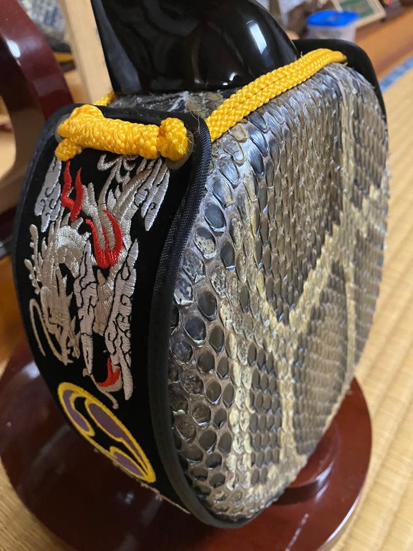 沖縄三線貴重八重山黒木与那城型本皮一枚張りスンチ塗り期間限定出品