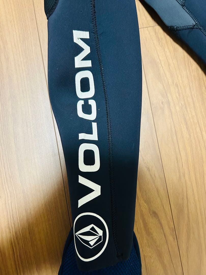 Volcom Lサイズ　ウェットスーツ
