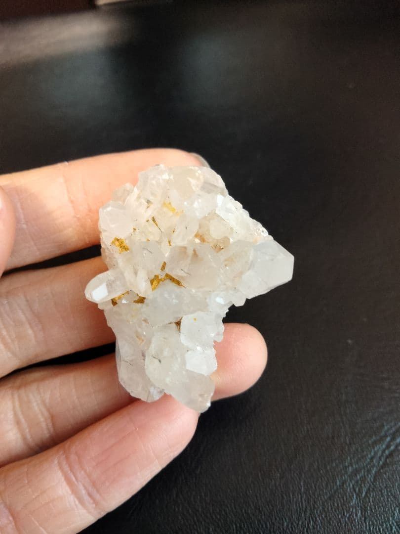 国産鉱物　山梨県　塩山竹森山　天然水晶　虹入り　トルマリン入り水晶　番号77