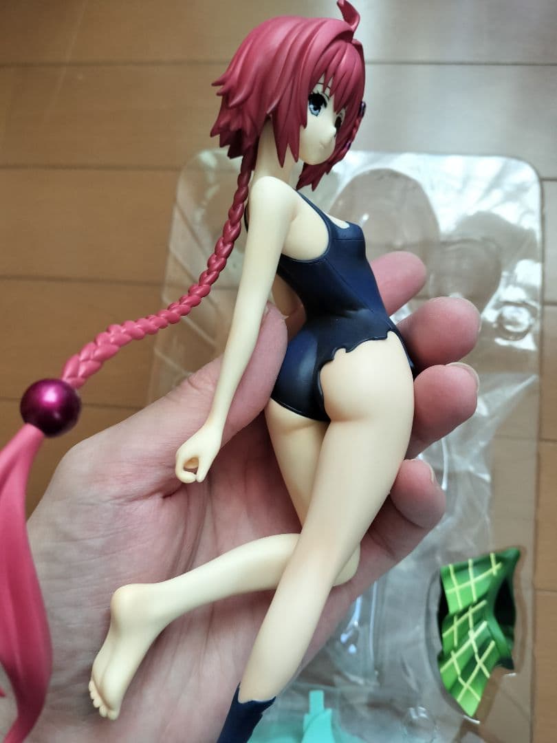 黒咲芽亜　スクール水着　フィギュア