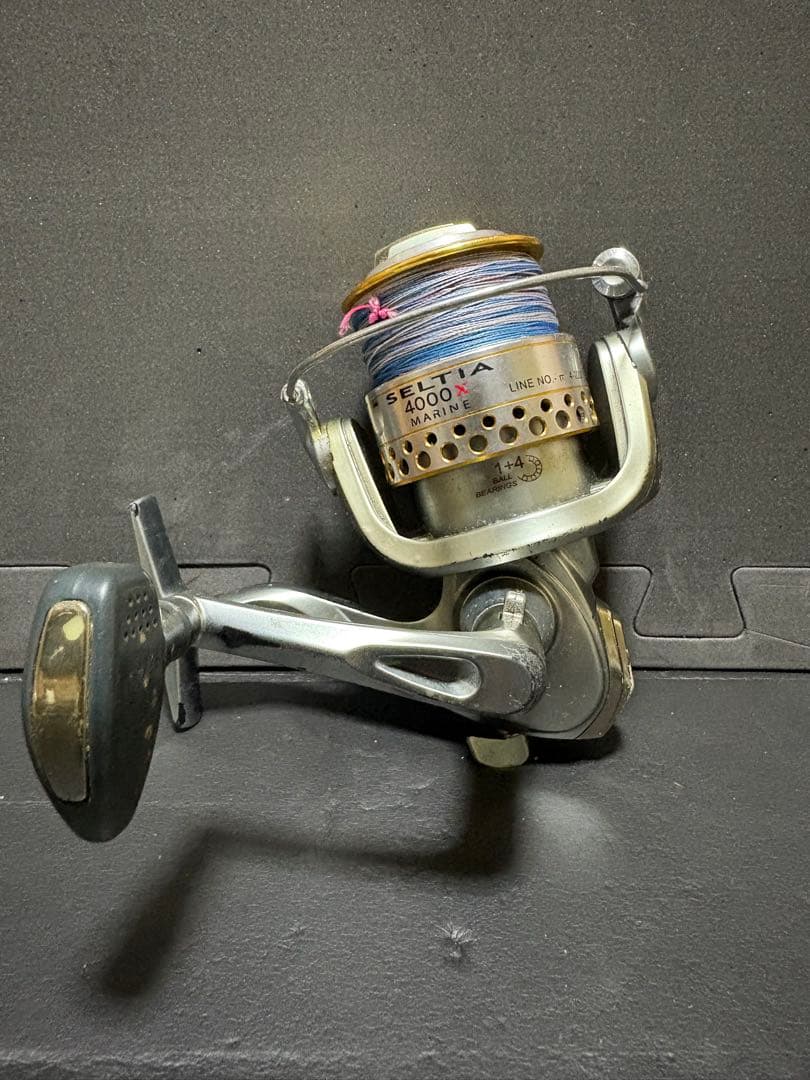 FELTIA 4000 スピニングリール