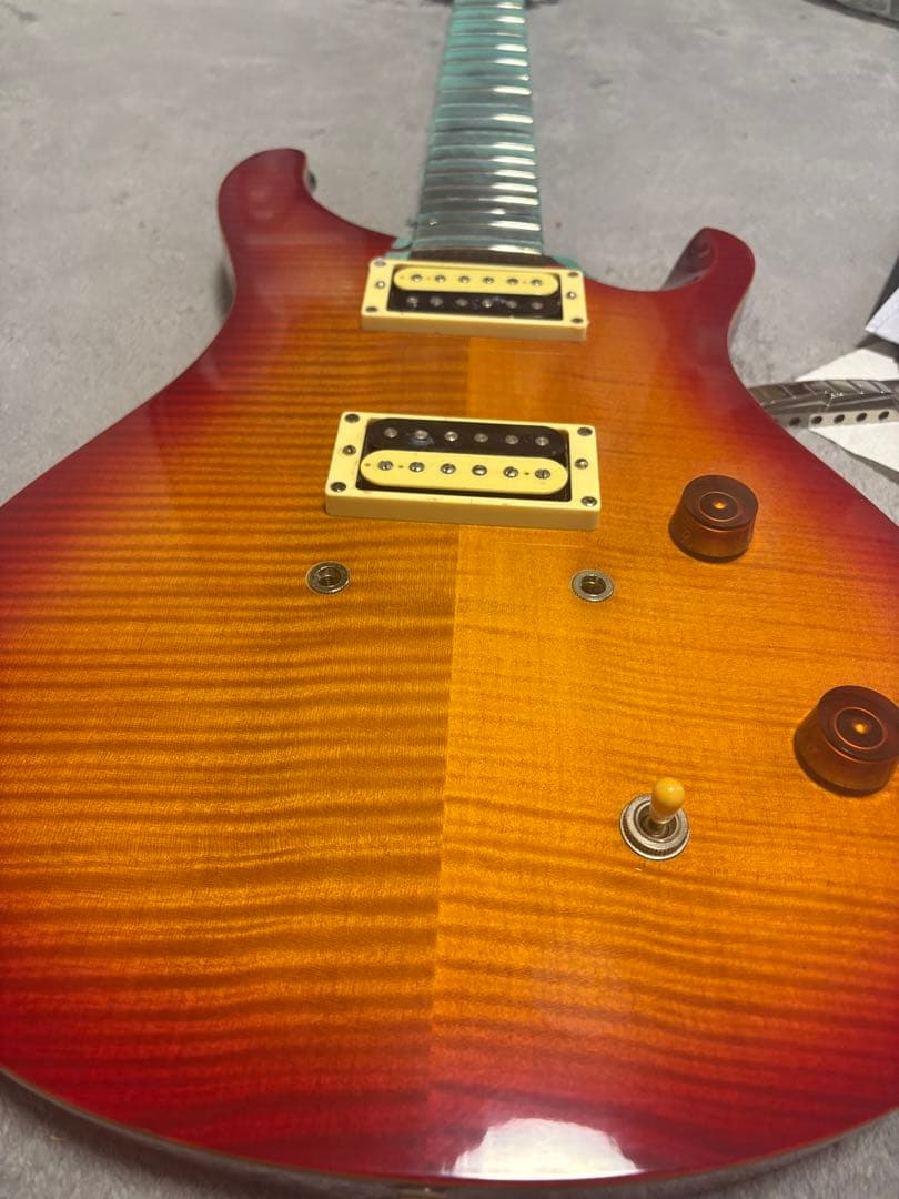 （週末セール中）PRS SE Custom 22 Cherry Sunburst