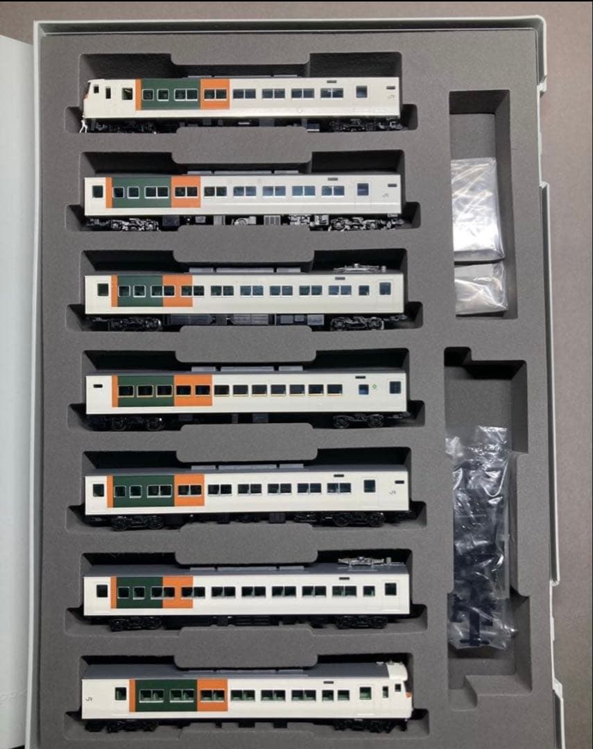 【室内灯付】185系200番台　新塗装