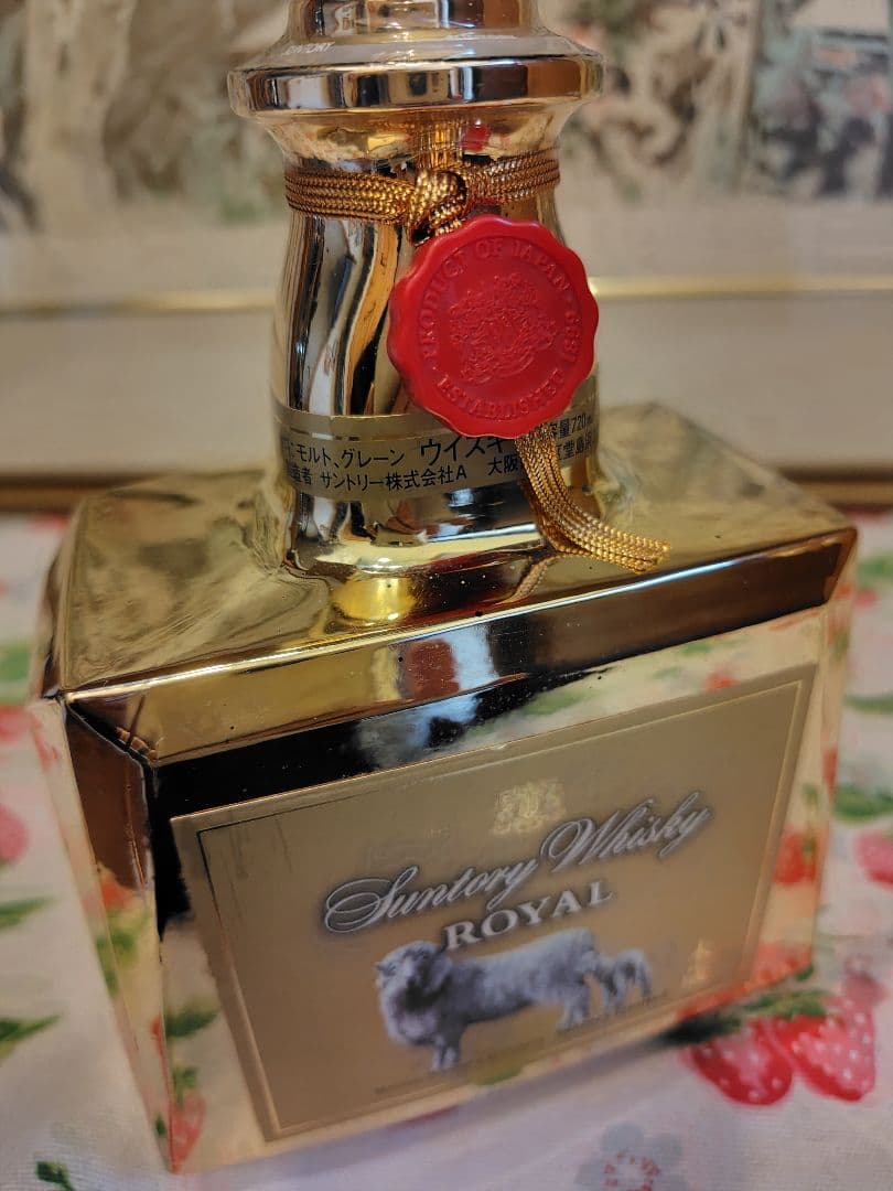 美品　サントリー　ローヤル　古酒　ゴールドラベル　干支　羊　モデル　記念ボトル
