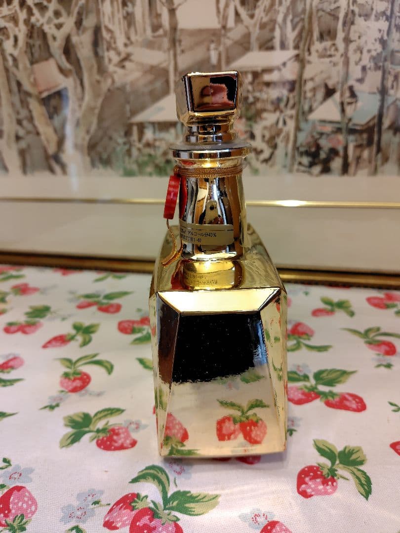 美品　サントリー　ローヤル　古酒　ゴールドラベル　干支　羊　モデル　記念ボトル