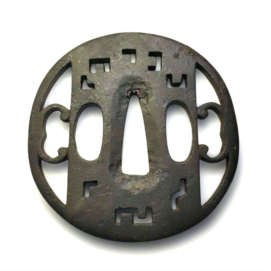 c5 蔵戸透鐔　取手　鍵穴透　鉄地