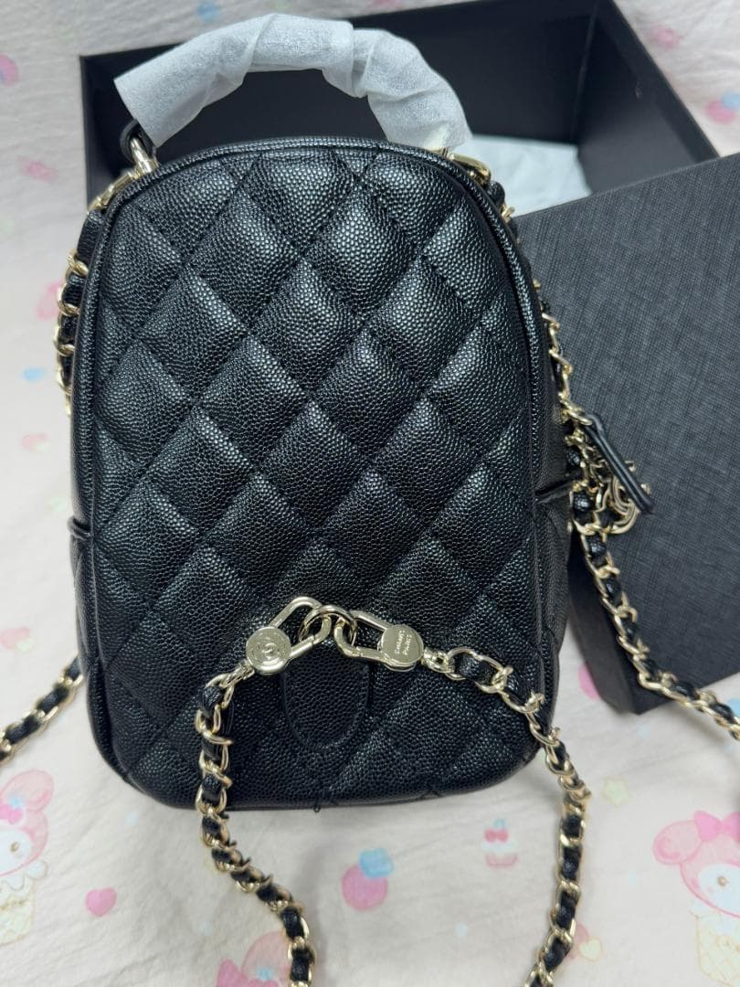 新品 美品キルティングデザイン スマホショルダーバッグ ブラック
