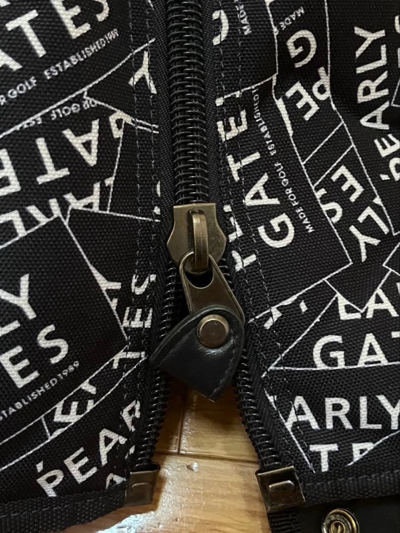 PEARLY GATES ステッカー柄フード未使用　ネイビー