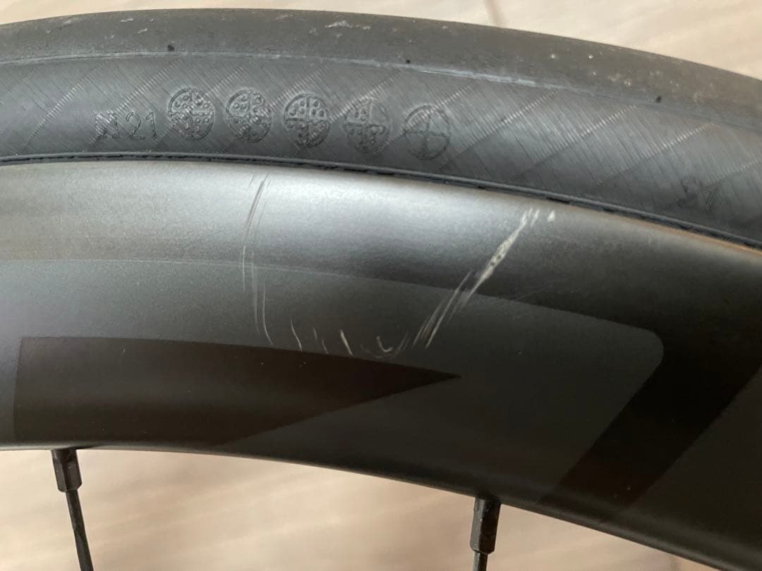 ZIPP 303S DISCカーボンホイールカンパフリー　4分残タイヤ付