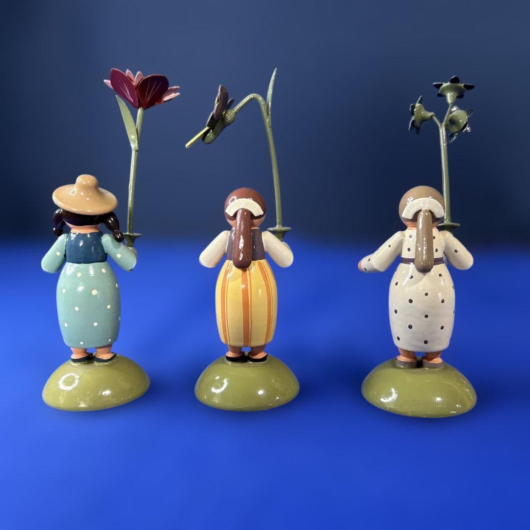 ドイツ製　木製人形　エルツ地方　ザイフェン お花を持つ女の子　KWO工房