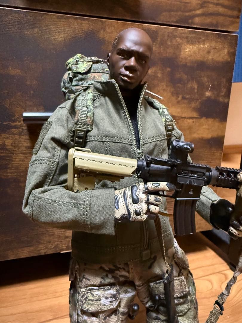 ホットトイズ 系 1/6 B-BOY ギャング ミリタリー スタンド付き