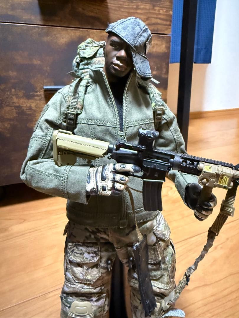ホットトイズ 系 1/6 B-BOY ギャング ミリタリー スタンド付き